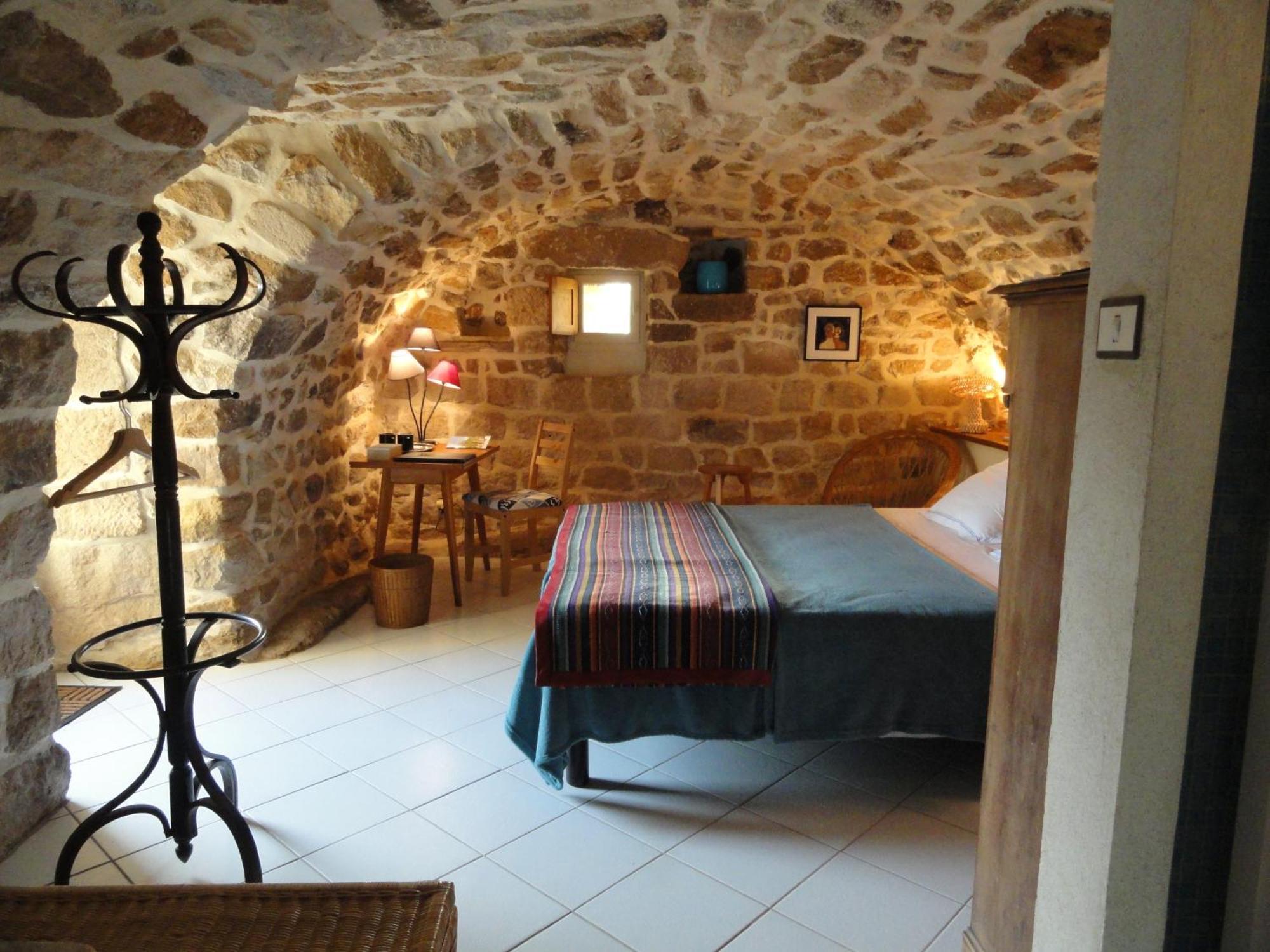 Chambre D'Hotes Au Creux Du Chambon Joyeuse Room photo