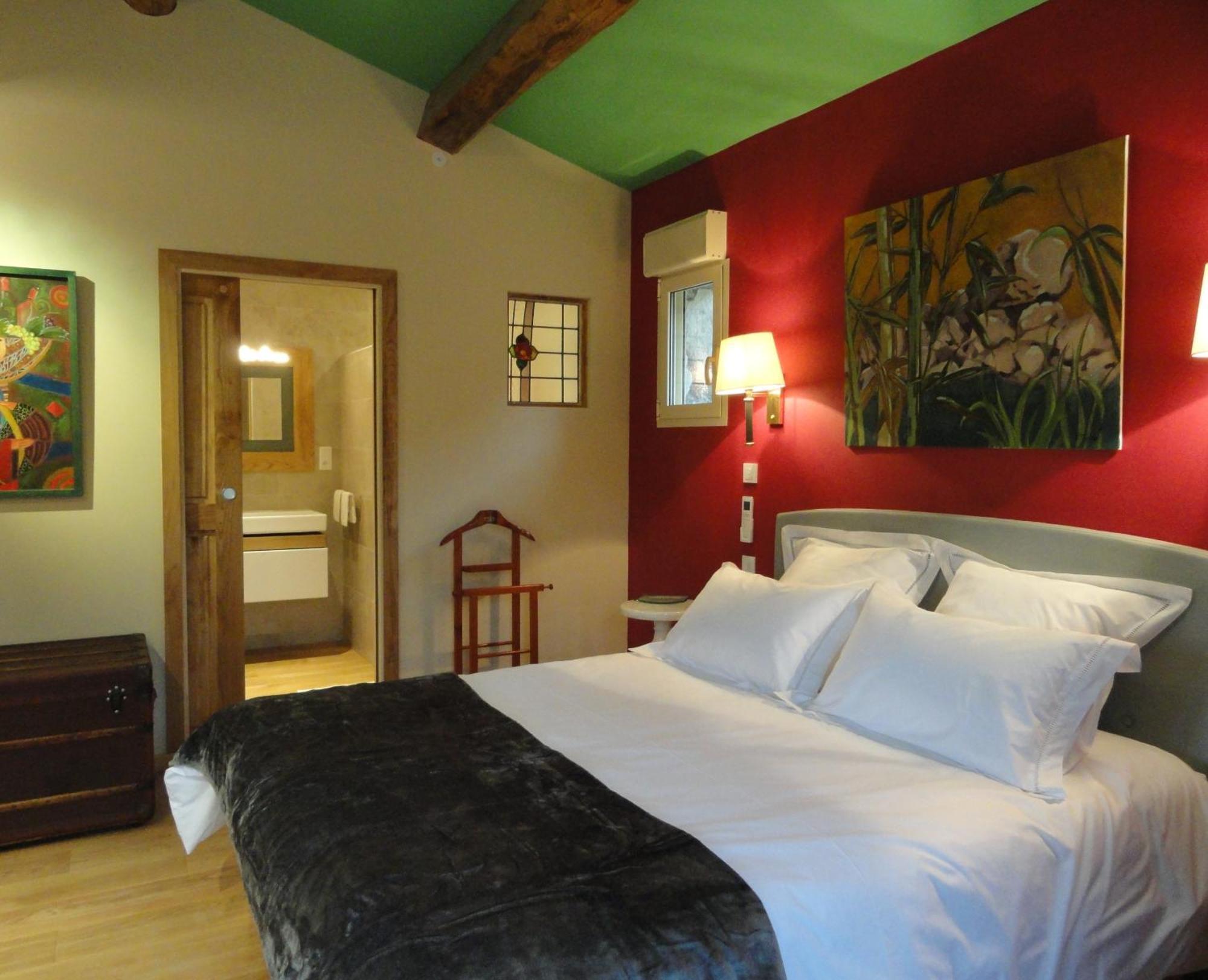 Chambre D'Hotes Au Creux Du Chambon Joyeuse Room photo