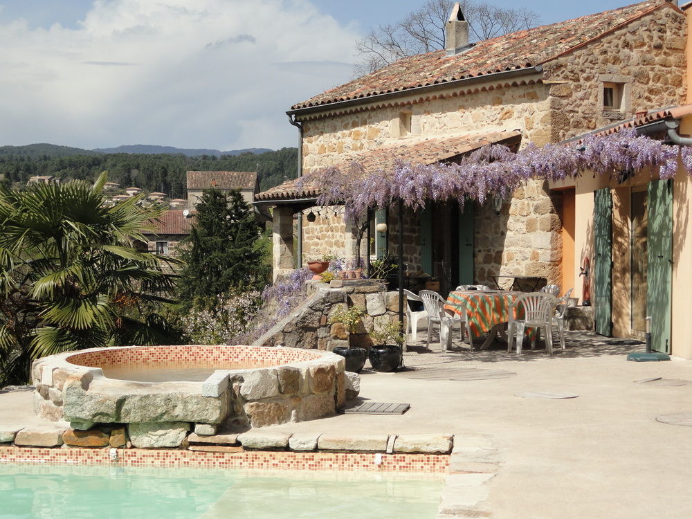 Chambre D'Hotes Au Creux Du Chambon Joyeuse Exterior photo